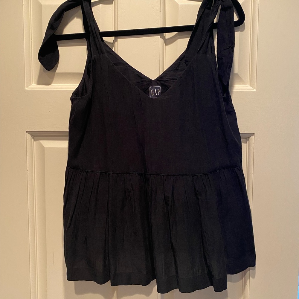 Gap black tank with tie sleeves. NWT